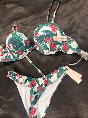 Victoria's Secret BOMBSHELL Teal & Red Tropical Floral Bikini